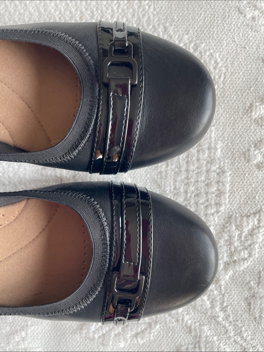 Clarks Black Leather Slip-On Ballet Flats with Patent Trim Size 11 M - Picture 9 of 10